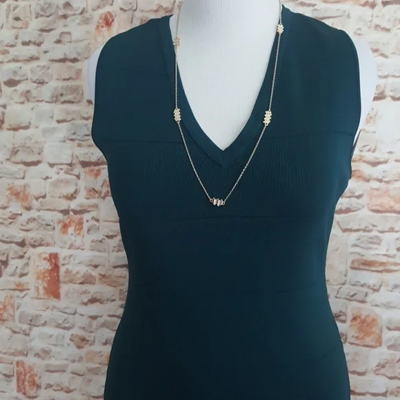 New Vince Camuto Vneck Sleeveless Dress - Picture 2 of 8